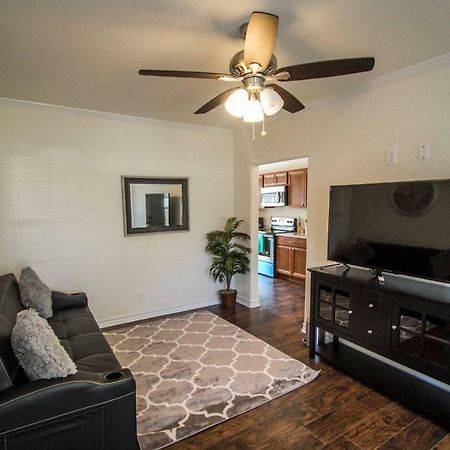 Hays St Cozy Remodeled 2Br/2Ba House Sleeps 8 Apartment San Antonio Luaran gambar