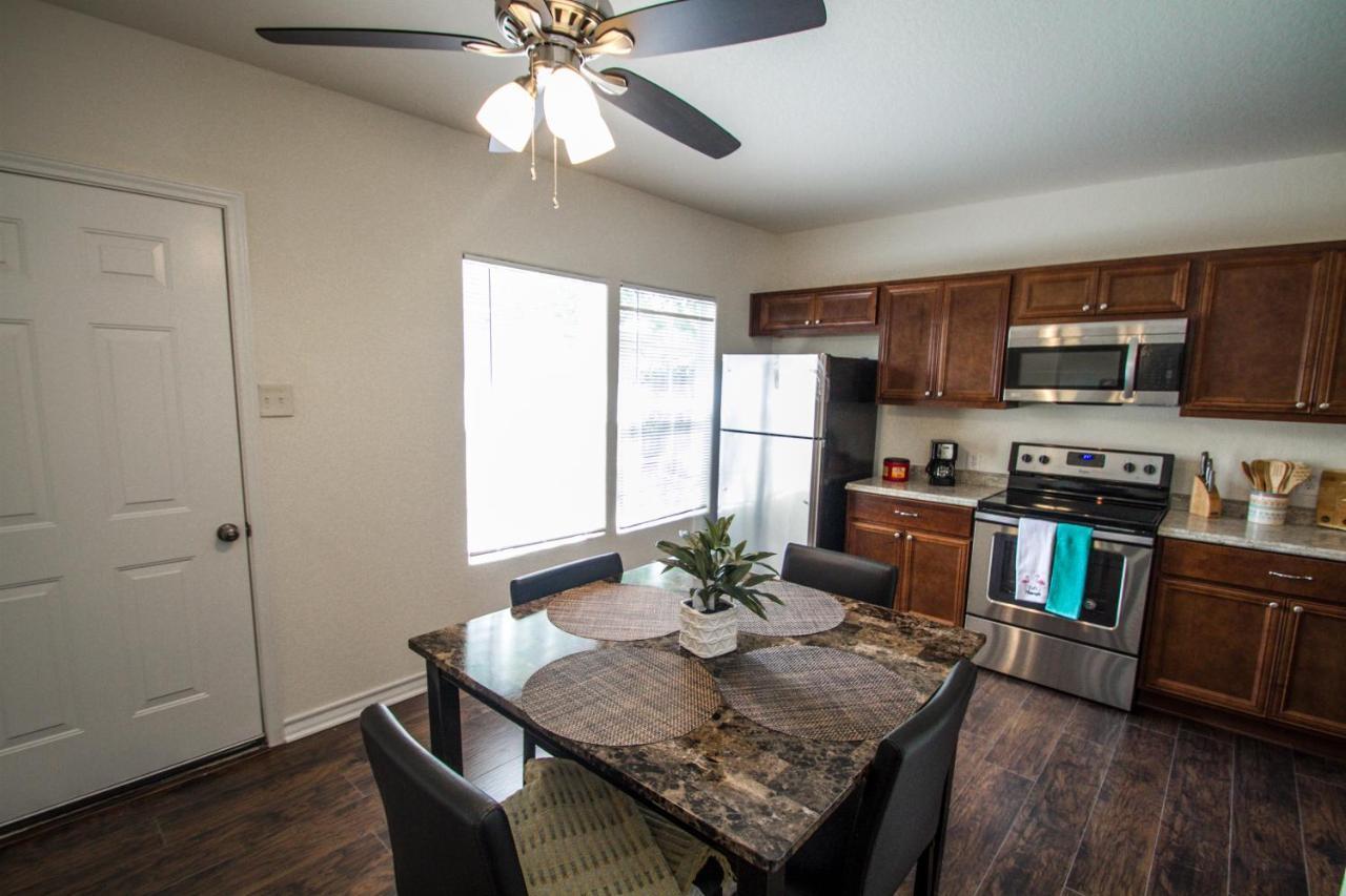 Hays St Cozy Remodeled 2Br/2Ba House Sleeps 8 Apartment San Antonio Luaran gambar